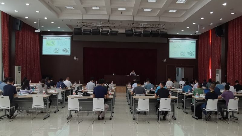 根据培训目标，企业应选择与之匹配的培训内容。这包括但不限于以下方面：