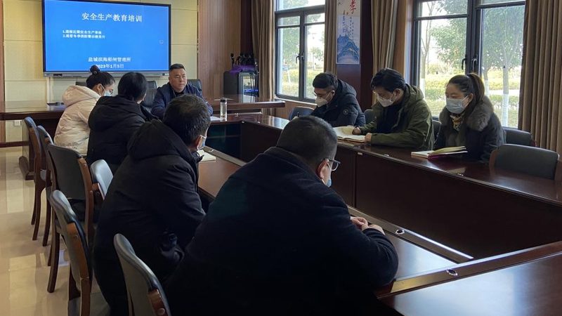 焊工培训教材定制：企业如何打造专属培训用书**