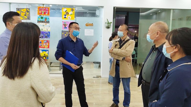 选择一个合适的加盟品牌是加盟成功的关键。可以从以下几个方面进行考察：