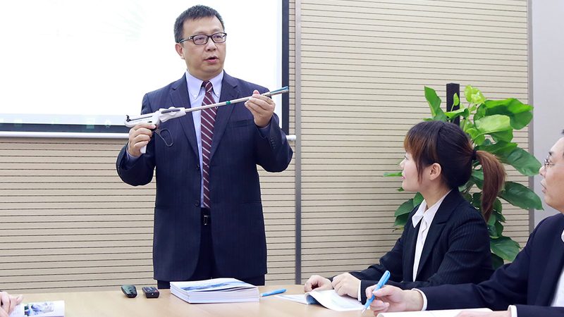 上海职业培训选机构，如何避开高价陷阱？**